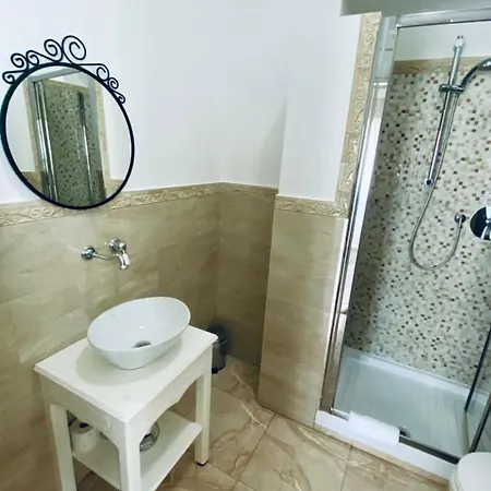 بيت ضيافة Domus Valadier