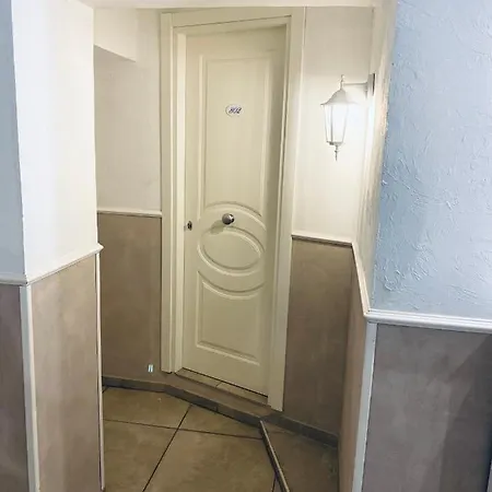 Domus Valadier بيت ضيافة فيوميتشينو