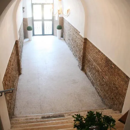 Domus Valadier 3*
