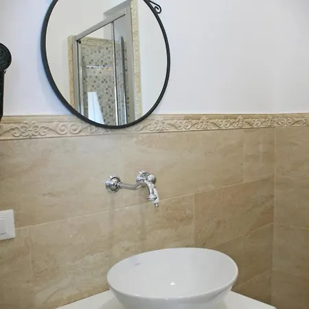 Domus Valadier 3* فيوميتشينو