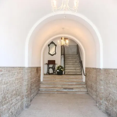 Domus Valadier بيت ضيافة