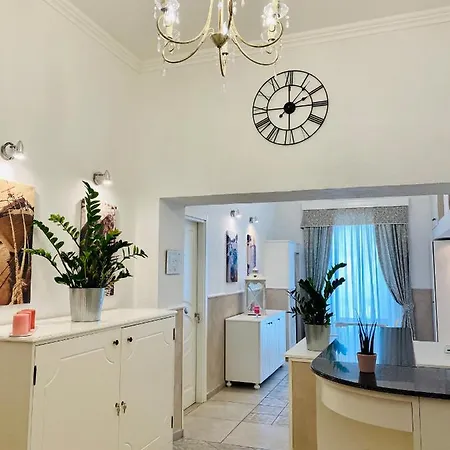 Domus Valadier 3*
